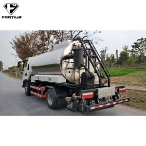 [Hot Item] Fortius Standard Asphalt Distributor Bitumen Chip Sealer Asphalt Paving Equipment 5000L for Sale