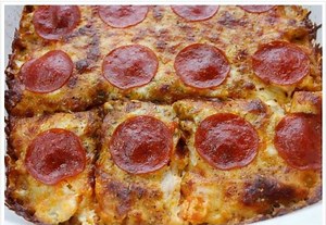 56K views · 147 reactions | BESTDINNEREVER Good meal that's easy to make! https://www.isavea2z.com/easy-keto-pizza-casserole-recipe/ | Keto Friendly Recipes | Facebook