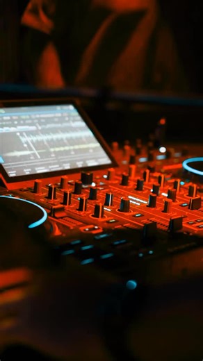 BookItUSA on Instagram: "🚨After 2 years of hard work, we’re beyond excited to announce the official BookIt Launch Party🎉 📅 Tuesday 9/16 🕙 10PM – 1AM 📍 Aqua Nightclub 🍹 $20 OPEN BAR until close Celebrate with us as we kick off the future of event booking DJs, drinks, and nonstop vibes 🪩✨ 🎟️ Tickets available now through the link in bio!"