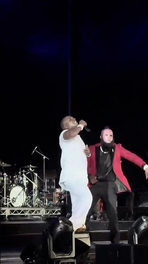 Akon Live performance singing Freedom at Sir John Guise Stadium in the capital city of PNG.