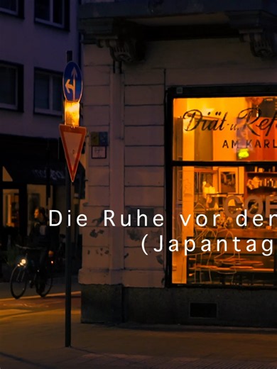 Gehst du zu Japantag? 🇯🇵 Der Japantag in Düsseldorf ist eines der größten japanischen Kulturfeste Europas. Jedes Jahr verwandelt sich die Rheinuferpromenade in eine Mischung aus traditioneller und moderner japanischer Kultur – mit Cosplay, Anime, Kampfkunst, Musik, Streetfood und einem großen Feuerwerk am Abend. Das Fest symbolisiert die enge Verbindung zwischen Japan und Düsseldorf, wo eine der größten japanischen Communities Deutschlands lebt. 🇯🇵 #japan #japantag #düsseldorf #f95 #asia #so