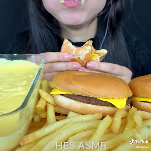 Satisfying ASMR McDonald’s Cheeseburgers Mukbang