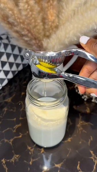 Homemade Sour Cream Recipe: Easy and Delicious