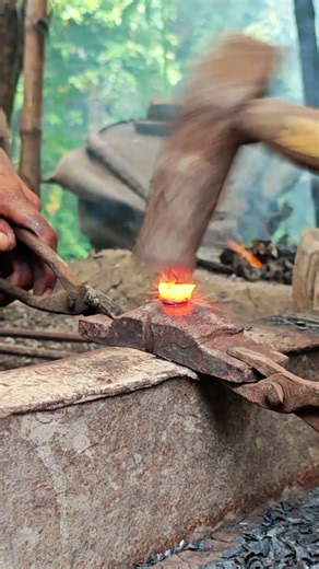 🔥 Amazing Blacksmith Work – Hot Iron Forging Skills & Handmade Tools