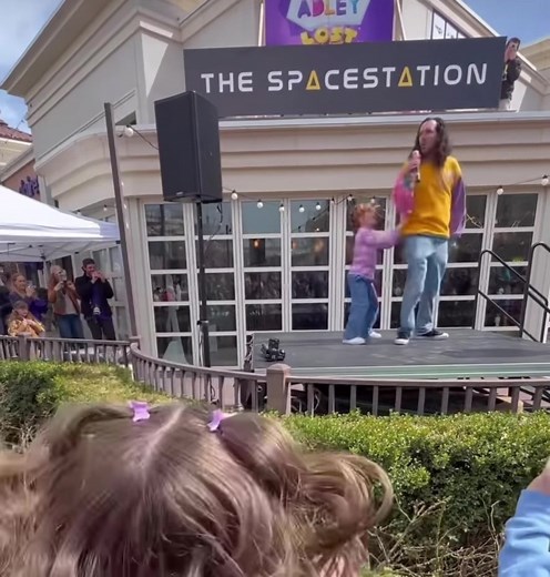 adley arrives at the purple carpet party!! #aforadley #aforadleyclips #bestdayever #shonduras #lostinthemovies #spacestationanimation