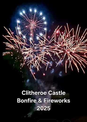Clitheroe lit up the sky in the most beautiful way. A huge thank you to every volunteer and organiser who made it happen — you gave our town a night to remember. Clitheroe Castle Bonfire & Fireworks Display Banana News #ribblevalley #clitheroe #thankyou #fireworks #supportlocal | Clitheroe 365