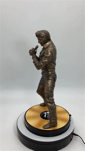 🎸✨ For true Elvis lovers! This Bronze Musical Elvis Statue isn’t just a collectible — it sings! 🎶 Powered by rechargeable batteries, it brings “The King” to life in your home. Perfect gift for fans and collectors alike! 👑💿 https://www.etsy.com/pt/listing/1857690192/elvis-presley-figurine-musical-statue?sr_prefetch=1&pf_from=shop_home&ga_search_query=elvis&ref=shop_items_search_1&sts=1&logging_key=25b7dea09a3e389c7a42baa0821ff18ccd210df2:1857690192 | VintageFinders.