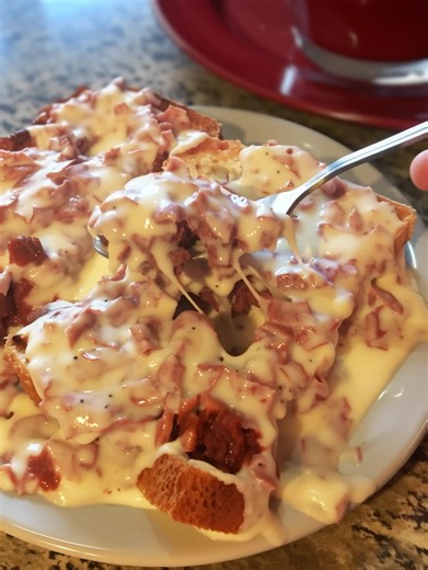 2M views · 7.1K reactions | "This recipe may not be so common anymore, but this classic dish – made popular in the military for its filling, hearty use of dried beef – found itself a home on many Southern tables." Recipe in comments ⬇️ | Easy Recipes | Facebook