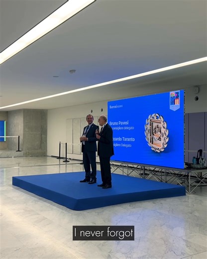 Cosa fa restare legati all'Università Bocconi dopo quaranta, cinquanta, sessanta, settanta…e, quest’anno, in modo straordinario, persino ottant’anni dalla laurea? Forse le persone che sono diventate parte della propria vita. I luoghi che ancora oggi sanno di casa. I ricordi che il tempo non ha mai cancellato. Per molti, è qualcosa di ancora più grande: vedere figli e nipoti camminare negli stessi corridoi, portando avanti gli stessi valori, la stessa curiosità, lo stesso spirito. Alumni Senior 2