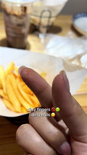 no more singit singit in my press-ons 💅 checkout my showcase!!! #baunan #snackbox #foodcontainer #foodie #pressonnails
