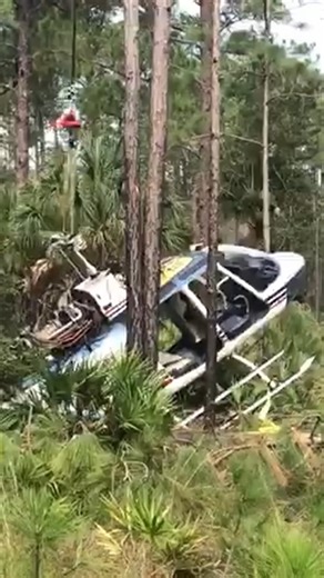 Bell 206 Helicopter Crash - How to Remove a Wreck #shorts #helicopter #helicoptercrash Cre: @helicopterpov | The Helicopter Page