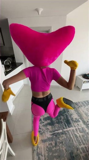 Kissy Missy afraid of the dark! #shorts