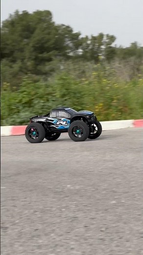 This $3,000 RC Beast is UNSTOPPABLE! 🏔️🧱 (Traxxas X-Maxx) #rc #car #traxxas #xmaxx #traxxasxmaxx