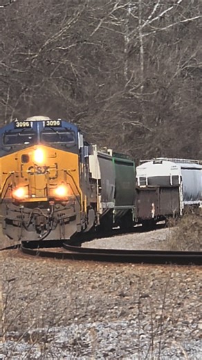50 MPH M652 with Horn Salute 🫡. #csx #train #railroad #shorts