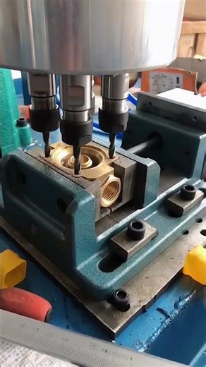 4 Spindles Dual-servo Drilling Tapping Machine #drilling #tapping #servo