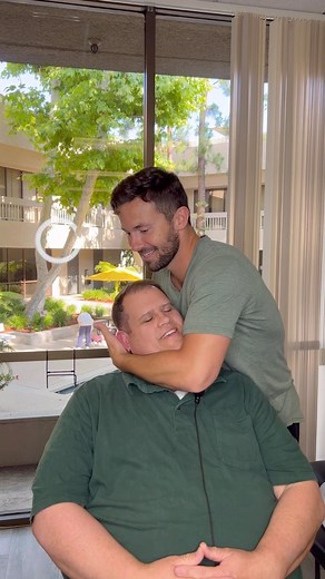 155K views · 1.7K reactions | Couple of crispy Magic Hugs 珞 #chiropractor #occhiropractor #magichug #adjustment #cracks #feelsgood | The OC Chiropractor | Facebook