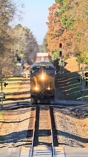 5.2K views · 162 reactions | Monday, 11/24/25, 9:20am CSXT train M583, nb, mixed freight, Nashville Yard, TN to Hamlet Yard, NC, with Conductor Hulk and his trusty Engineer aboard! | Waxhaw Railroading | Facebook
