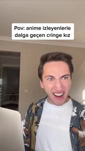Çizgi Film mi İzliyorsun? | Anime Dalga Geçen Cringe Kız