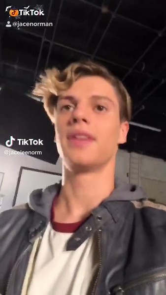 jace norman and baby ariel ❤️ #CapCut #jacenorman #henryhart #kiddanger #dangerforce #nickelodeon #henrydanger #jaceleenorman #bts #behindthescenes #babyariel #musically #bixlarhighprivateeye