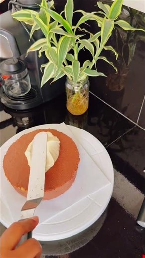 Homemade icing cake | simple and sweet cake decoration #cake #bakedfood #selfbaked #trending