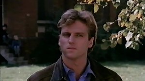 Graduado en la universidad Higher Education 1988 720P vhsrip español