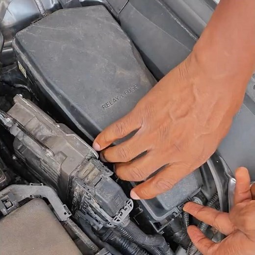 Check car fuse box fuses