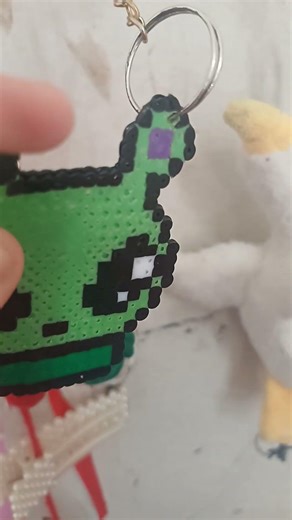 alien keychain