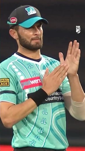 Shaheen removed from the attack on his BBL debut 😳 #cricket #bigbash #bbl15 #shaheenafridi