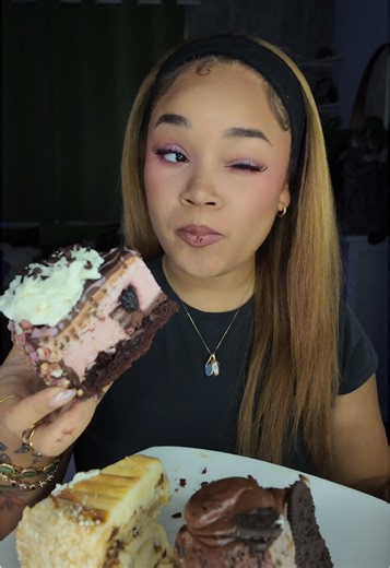 Exploring Delicious Cheesecake Factory Cakes 🍰