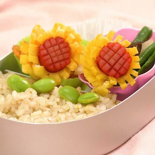 お弁当華やか♪ ひまわりウインナーの飾り切りのレシピ動画・作り方 | デリッシュキッチン
