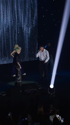 Fan Meeting Đầy Cảm Xúc Của Quang Hùng và Thu Diễm