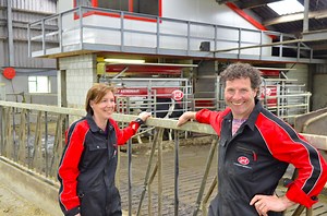 149K views · 25 reactions | Qu'il s'agisse de traite robotisée ou d'alimentation automatique, vous devez pouvoir compter en permanence sur vos machines. Tous les jours de la semaine, 365 jours par an. Grâce aux techniciens Lely, vous êtes assuré(e) du fonctionnement optimal des produits Lely. | Lely | Facebook