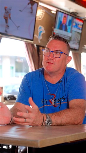 It’s Small Business Week across Canada! We’re spotlighting our 2025 Business Excellence Award nominees. Join us each day as we unveil a new nominee and share their story. Today, we’re saving you a seat at FitzRay’s Restaurant with owner Mark McGonigle, the go-to corner spot across from Canada Life Place. London’s corner spot for the best night out, FitzRay’s is where Dundas nights, neon lights, and one more round come together. From game nights to date nights, it’s a go-to for great food, cold d