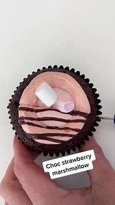 Flavour of the week No. 1 Choc strawberry marshmallow 🧁 Flavour combo created by Clare’s daughter, Chloe 🥰 It’s sensational 😋 | Miss Naked Cakes