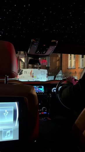 Book Your Luxury Rolls Royce Cullinan Chauffeur Today