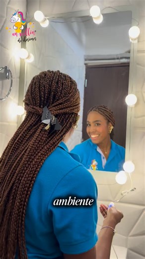 Un Millon de Ilusiones ®️ on Instagram: "Bombillos LED USB (Set x9) 💡✨ ¿Te ha pasado que un espacio se ve bien… pero le falta algo? 👀 La respuesta casi siempre es la iluminación. Con este set de 9 bombillos LED USB, puedes transformar cualquier rincón en segundos. Solo conéctalos, instálalos fácilmente con sus chupas o adhesivo (sin perforar 🙌) y deja que la luz haga su magia. Cambia el mood cuando quieras: ✨ Luz cálida para un ambiente acogedor 🤍 Luz neutra para el día a día ❄️ Luz fría par