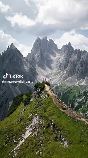 Epic Viewpoint Hike to Cadini di Misurina in Dolomites
