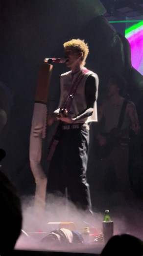 #mgk #tour #sos @mgk @Mod Sun @Caity Metcalf #millenial #wlw