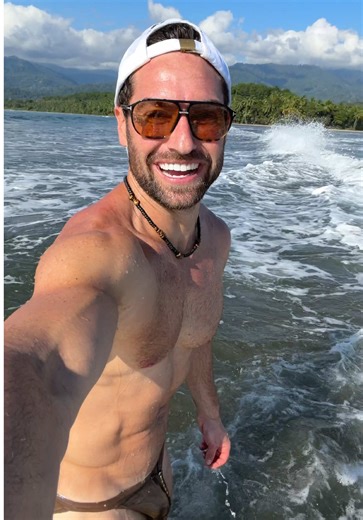 Greetings from the Whale’s Tail - a natural masterpiece in the Pacific Ocean! So cool 😎 #whalestail #costarica