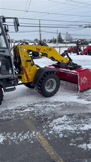 de la glace dans votre cours? On a la solution! Gratte Bilodeau avec couteau à glace (Idéal pour tracteur et loader sur attache skidsteer) 60hp et moin | P.M. Remorques et équipements