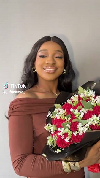 Celebrate Your 18th Birthday with Stunning Photoshoot Ideas