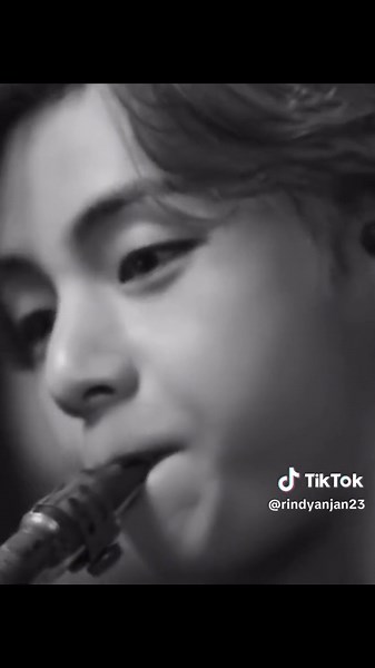 Taehyung Saxophone Performance | V BTS Kim Taehyung