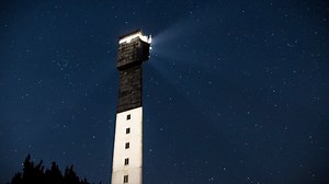2.6K views · 65 reactions | When #NationalLighthouseDay + #TimelapseTuesday overlap  Learn all about the beloved beach town where this lighthouse can be found: bit.ly/2LM0S88 #ExploreCharleston -- : Vive Media | Explore Charleston | Facebook