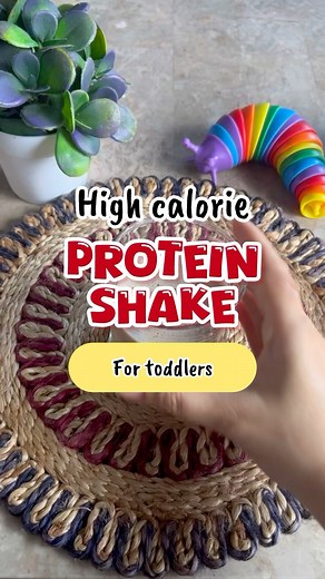 Dr.Sanchi Rastogi on Instagram: "This two minute high cal protein shake is my saviour on days when we face milk/meal rejection. Ingredients Half banana 1 spoon peanut butter Handful preoroasted makhanas 200 ml milk Homemade bounrnvita (or nuts and seeds powder with 1 dates ) Age : I started giving it around 16-17 months when we were not having regular milk. Recipe Mix everything in a blender jar and blend bend blend. Your yummy protein shake is ready. Try, like and save. Follow for more simple r