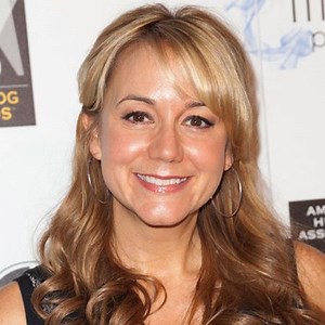 Megyn Price Bio - Valor neto, espectáculos, salto cuántico, casado, esposo, divroe, niño, familia, - Biografía