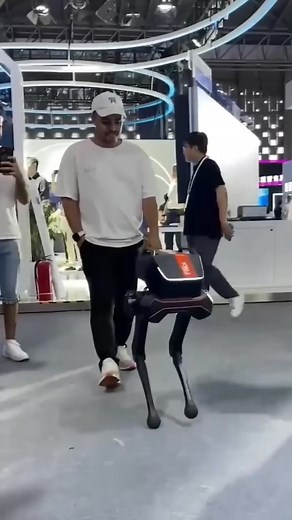 6.4M views · 58K reactions | #robot #robotics #ai #vairal2024 #reelsfbシ #reelschallenge #viralvideochallenge #technology | Fact xyz 01 | Facebook