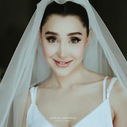 a beautiful iranian bride With luxury "با موزیک "زن زیبا ویگن