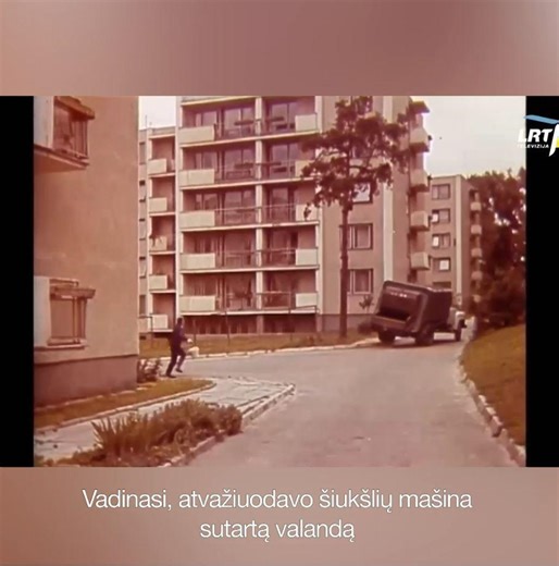 5.2K reactions · 1K shares | Šiukšlės būdavo išvežamos tik tam tikrą valandą. Atvažiuodavo šiukšlių mašina sutartą valandą ir tada turi bėgti ir lenktyniauji su kiemo draugais, kas greičiau išmes. https://www.lrt.lt/mediateka/irasas/2000206793 | LRT | Facebook