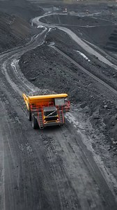 Hauling done right 🚜✨ with R100E’s high-capacity V-shaped body — maximising efficiency and minimising waste. Perfect for the toughest jobsites 🌍💪 #VolvoCE #rigidhauler | Volvo Construction Equipment Asia