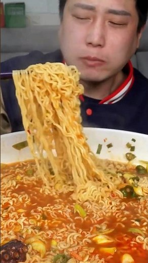 🔥🍜🤤 Delicious Spicy Ramen 😍😍 ASMR MUKBANG